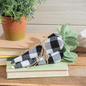  Acentos decorativos para ambientes internos | Tecido Plow & Hearth em xadrez Buffalo e pacote de cenoura