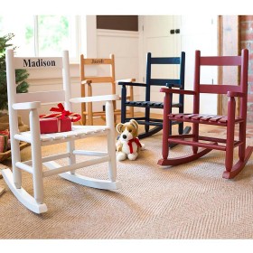  Sedie e dondoli | Sedia a dondolo con schienale a scala in rovere per bambini Plow & Hearth
