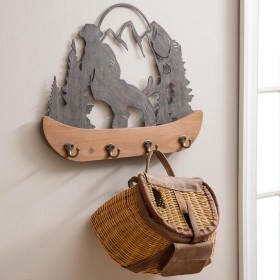  Mobili, bauli e armadietti | Decorazione da parete in metallo e legno a forma di montagna con ganci Plow & Hearth