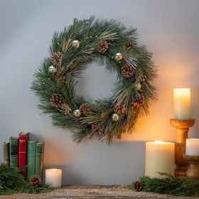  Ghirlande per interni | Ghirlanda con pigne e decorazioni dorate Plow & Hearth, altezza 53 cm