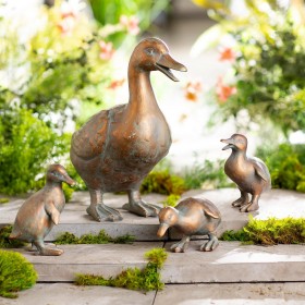  Statue da giardino per esterni | Plow & Hearth - Famiglia di anatre con madre e tre cuccioli, set da 4