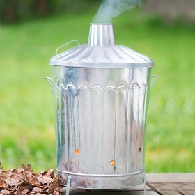  Attrezzi e forniture per il giardino e la vita all'aria aperta | Inceneritore per rifiuti da giardino/casa in metallo zincato Plow & Hearth