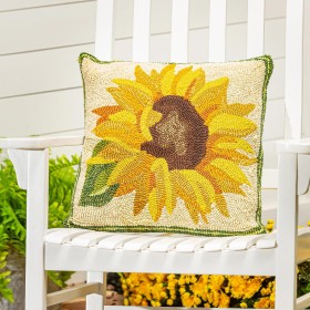  Cuscini da esterno per la vita all'aria aperta | Cuscino da esterno/interno Plow & Hearth a forma di girasole, in polipropilene, 18"X18"