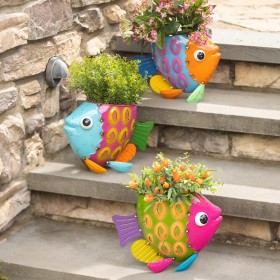  Fioriere e supporti per piante da esterno | Fioriere in metallo a forma di pesce Plow & Hearth, set da tre