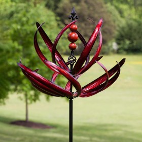  Girandole eoliche per esterni | Girandola eolica in metallo Crimson Lotus di Plow & Hearth