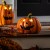  Statue da giardino per esterni | Statua a LED a forma di zucca di Jack-O-Lantern di Plow & Hearth, altezza 25,4 cm