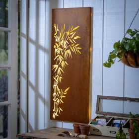 屋内リビングウォールアート | Plow & Hearth Leaves LEDレーザーカットメタルウォールデコ、長さ15インチ×高さ40インチ