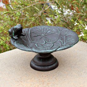  Kupke za ptice na otvorenom | Metalna stolna kupka za ptice Plow & Hearth Frog