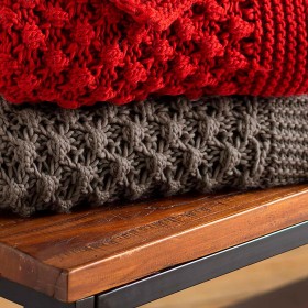  Mantas y cubrecamas para interiores | Manta ligera de punto acrílico y acogedora de Plow & Hearth