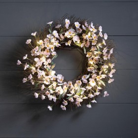  Coronas para interiores | Corona iluminada de flores de cerezo artificiales de Plow & Hearth