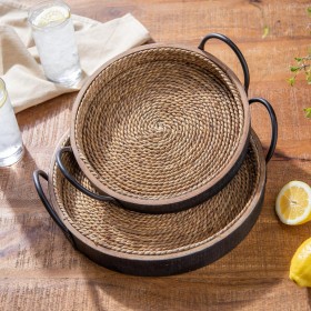  Vajilla para cocina y entretenimiento | Bandejas redondas tejidas con asas Plow & Hearth (juego de 2)