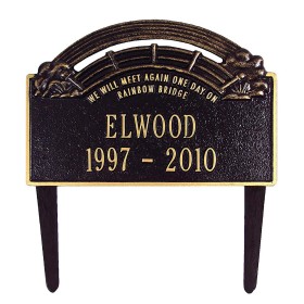 Estacas de jardín para exteriores | Placa conmemorativa para mascotas con diseño de puente arcoíris personalizado, fabricada en Estados Unidos, de Plow & Hearth