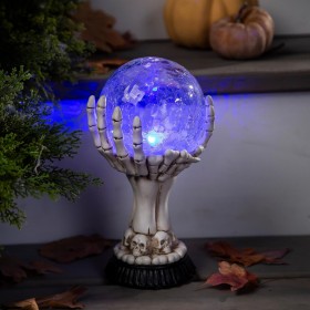  Estatuas de jardín para exteriores | Estatua de globo terráqueo con calavera LED de Plow & Hearth