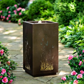  Fuentes para exteriores | Fuente mariposa iluminada para interior y exterior de Plow & Hearth