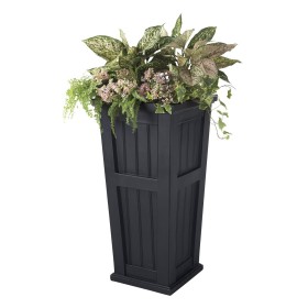  Jardineras y soportes para plantas para exteriores | Jardinera alta con autorriego Lexington de Plow & Hearth, 81 cm de alto