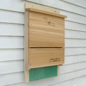  Viviendas para fauna al aire libre | Casa para murciélagos de una sola cámara de cedro y madera contrachapada de Plow & Hearth