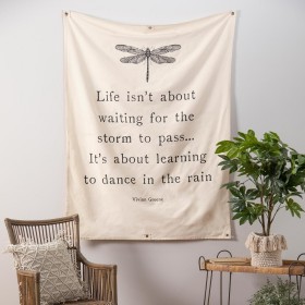  Nástěnná dekorace do interiéru | Pluh a ohniště 60" V x 48" L plátěná tapiserie, Tanec v dešti