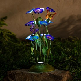  Udendørs havestatuer | Plow & Hearth solcelledrevne metalblomster med sommerfuglestatue, 45 cm høj
