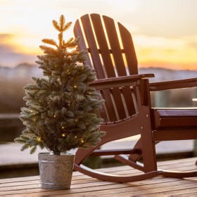  Valaistus Valaistut puut ja köynnökset | Plow & Hearth Sisä-/ulkokäyttöön tarkoitettu Keswick-ruukkumänty lämpimän valkoisilla LED-valoilla