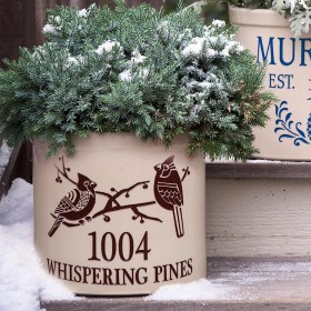  Ulkotilojen istutusastiat ja kasvitelineet | Plow & Hearth Cardinal Address -kivitavaralaatikko