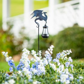  Gartenstecker für draußen | Plow & Hearth Metall-Gartenstecker mit Drachensilhouette und Solarlaterne