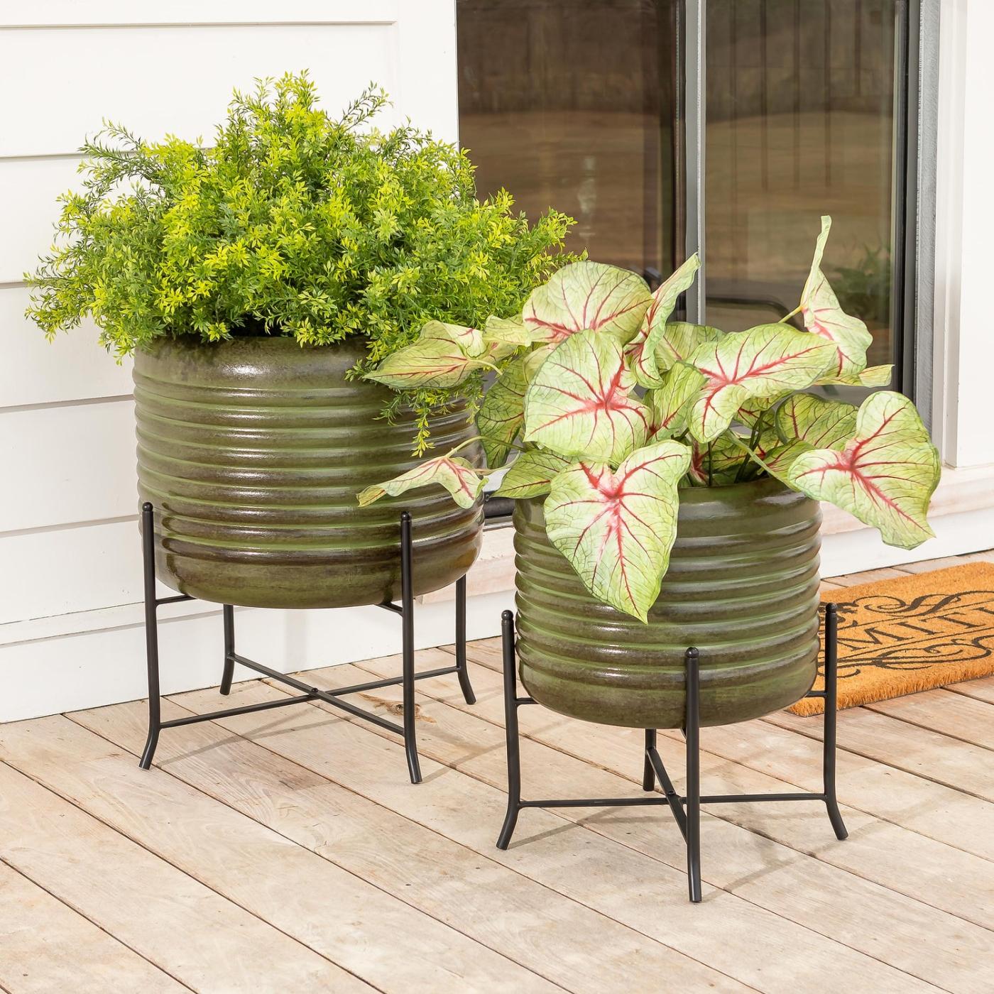  Žanjice i stalci za biljke za vanjski život | Zelene lovačke žardinjere Plow & Hearth za unutarnji/vanjski prostor, set od 2